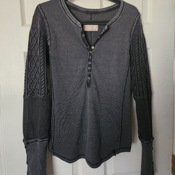 We the Free Twisted Cable Cuff Thermal - Picture 1 of 6